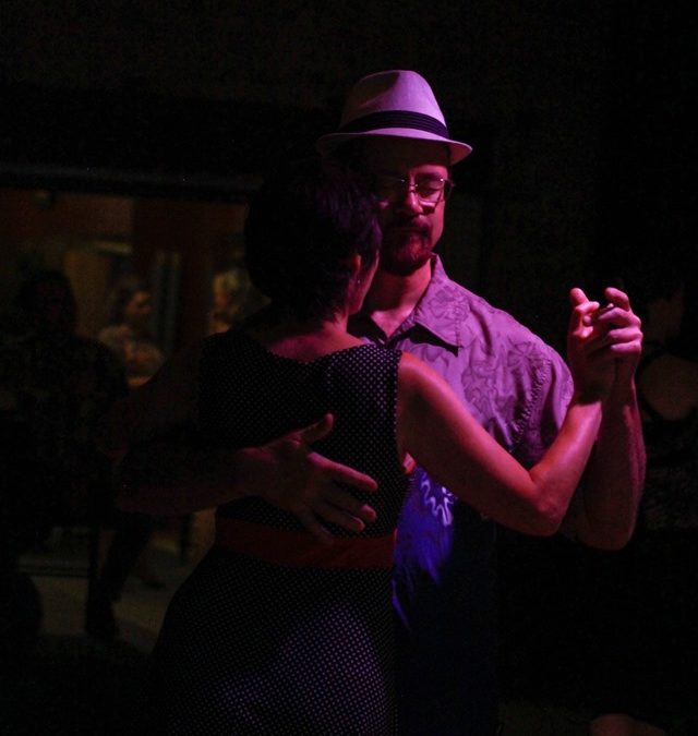 Letting tango happen – Integrated movement for tango dancers